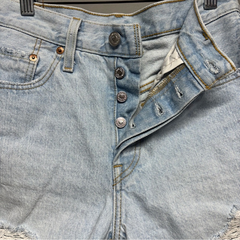 ✨ Levi’s 501 High-Rise Cut-Off Denim Shorts – Size 26 - Picture 6 of 12
